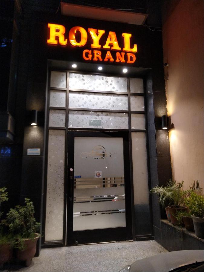 Hotel Royal Grand - Opposite Axis Bank East Patel Nagar Nueva Delhi Exterior foto