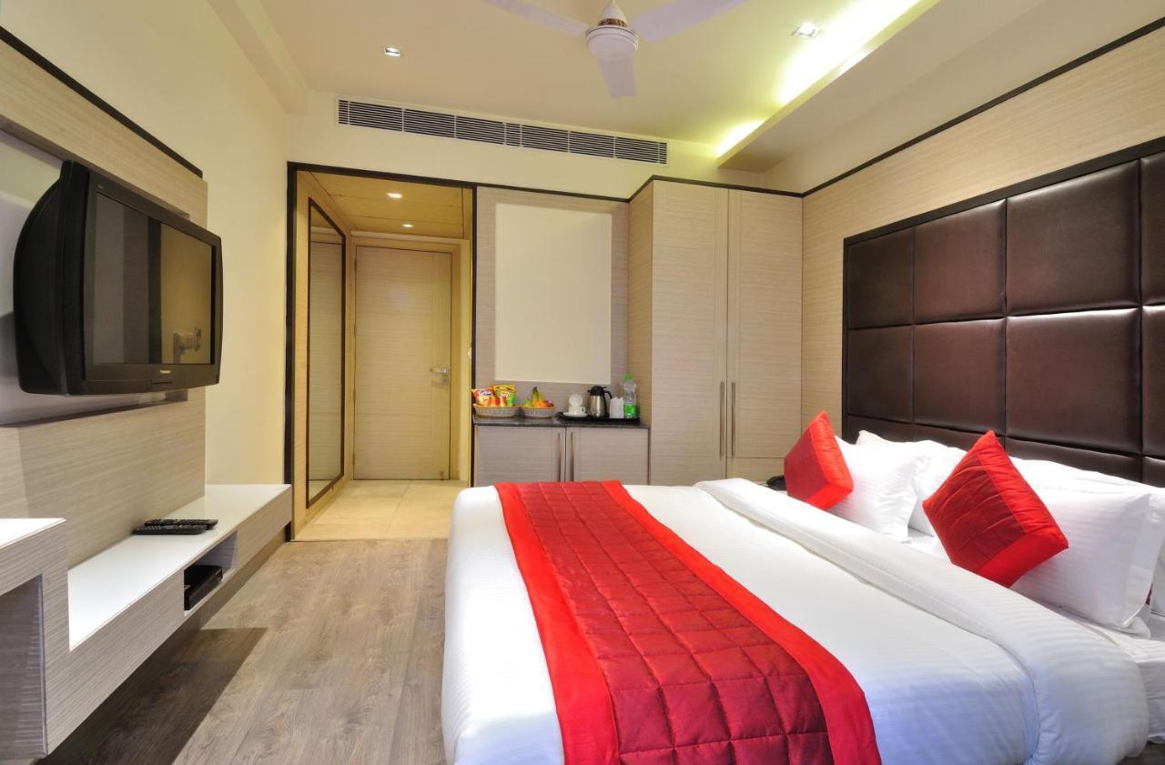 Hotel Royal Grand - Opposite Axis Bank East Patel Nagar Nueva Delhi Exterior foto